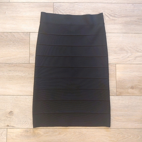 BCBG Alexa bandage skirt, black, size S - Picture 1 of 3